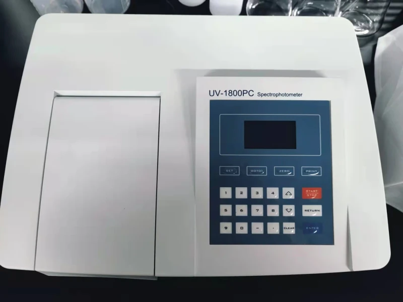 UV-1800PC spectrophotometer in the Natürlich laboratory