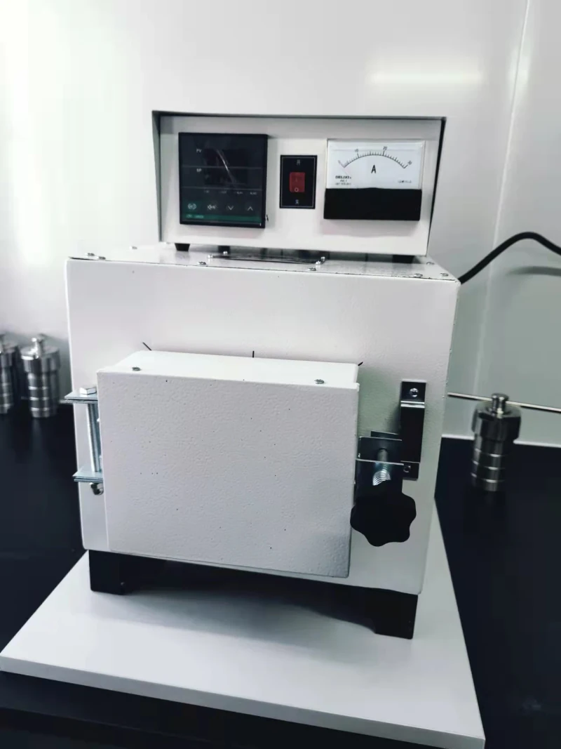 Laboratory heating equipment in the Natürlich laboratory